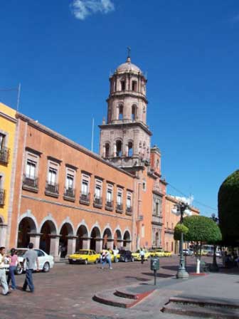 Iglesia en el centro de Santiago de Querétaro